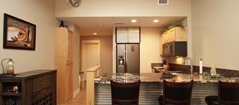 Comfortable Condo Downtown Lincoln