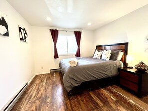 2 bedrooms, iron/ironing board, free WiFi, bed sheets - Modern 2 Bedrooms, 1 Bathroom Apartment (Fort Collins)