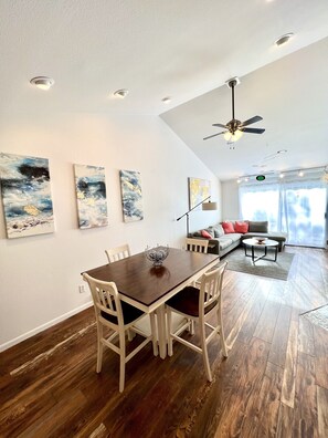 Dining - Modern 2 Bedrooms, 1 Bathroom Apartment (Fort Collins)