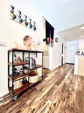 Interior - Modern 2 Bedrooms, 1 Bathroom Apartment (Fort Collins)