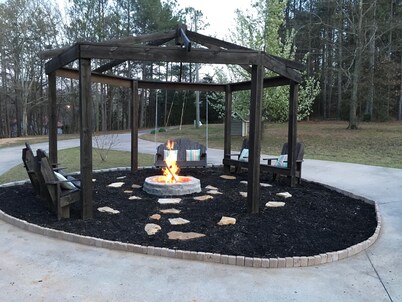 Family friendly; Grill; Kayaks; Large Fire Pit area; Game room