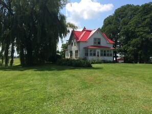 Exterior - PET FRIENDLY Ranch Living w/ beautiful vistas near local attractions/festivities (La Farge)