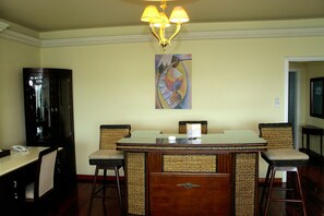 Presidential Suite | In-room dining