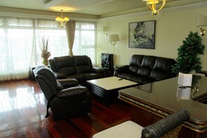 Presidential Suite | Living area