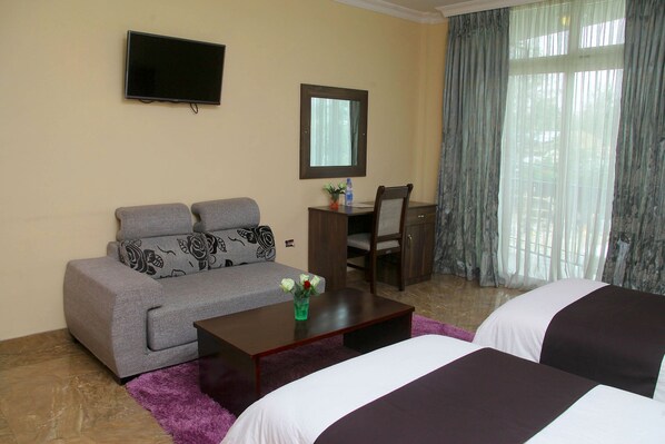 Family Room, Balcony