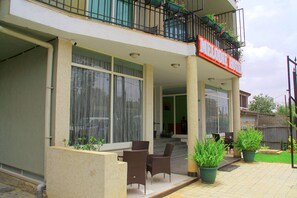 Property entrance - Melodie Hotel (Addis Ababa)
