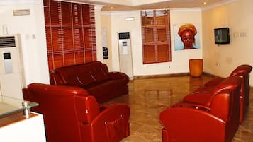 Desk, free internet, bed sheets