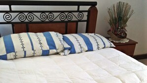 Interior detail - Carol's Cozy Place (Nairobi)