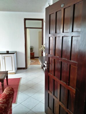 Lobby lounge - Carol's Cozy Place (Nairobi)