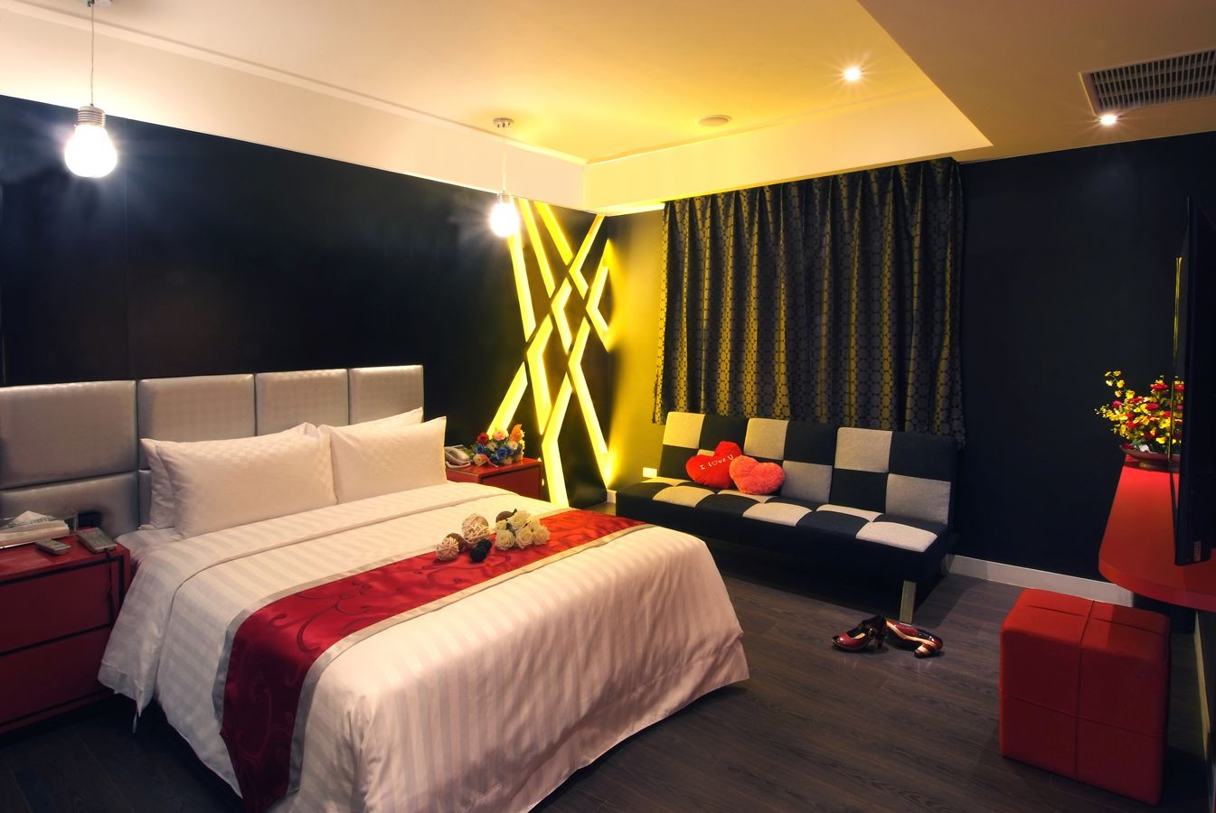 Luxury Double Room | 1 bedroom, desk, blackout drapes, soundproofing