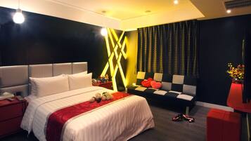 Luxury Double Room | 1 bedroom, desk, blackout drapes, soundproofing