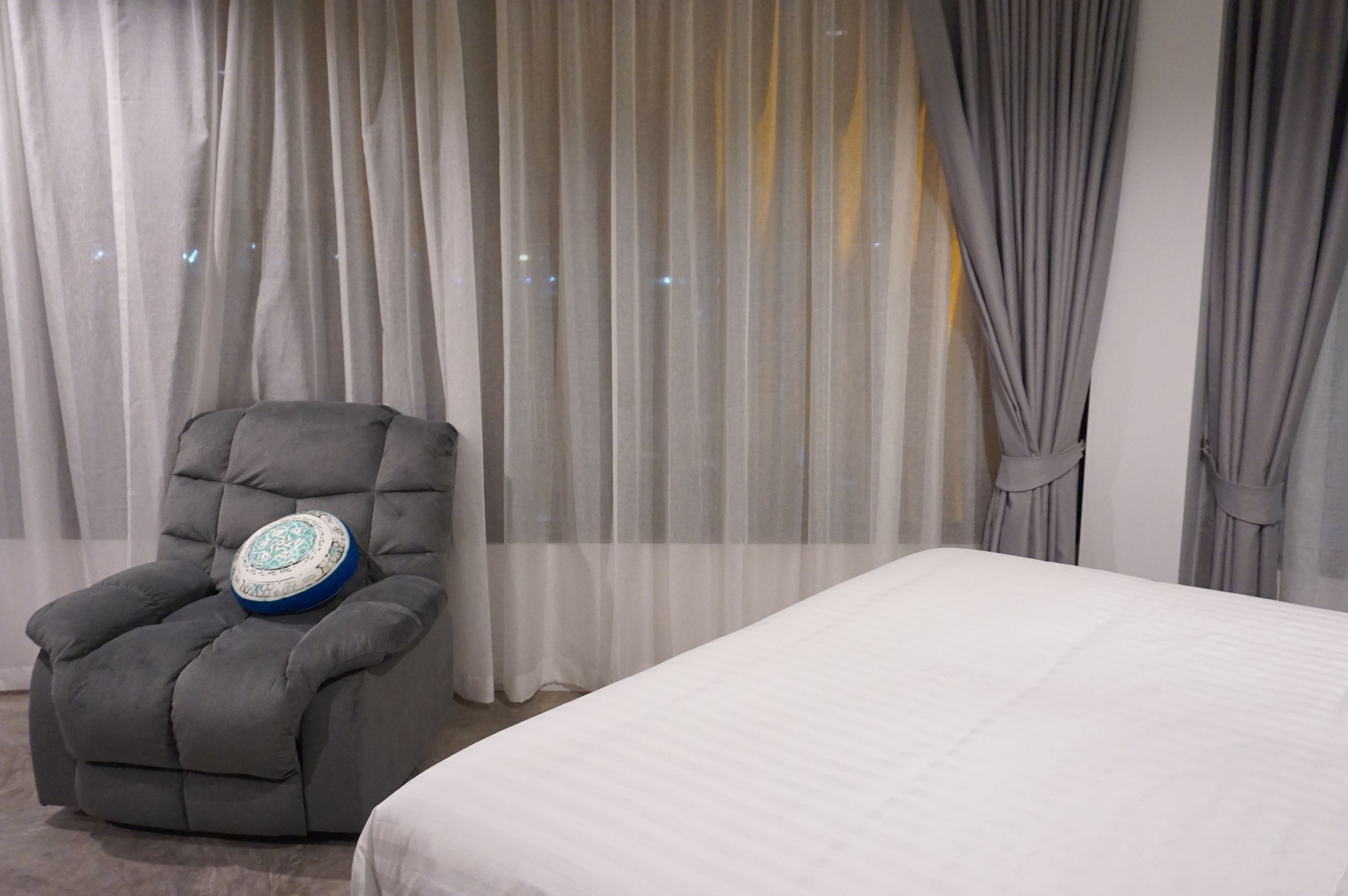 deluxe double room | free minibar, blackout curtains, free wifi