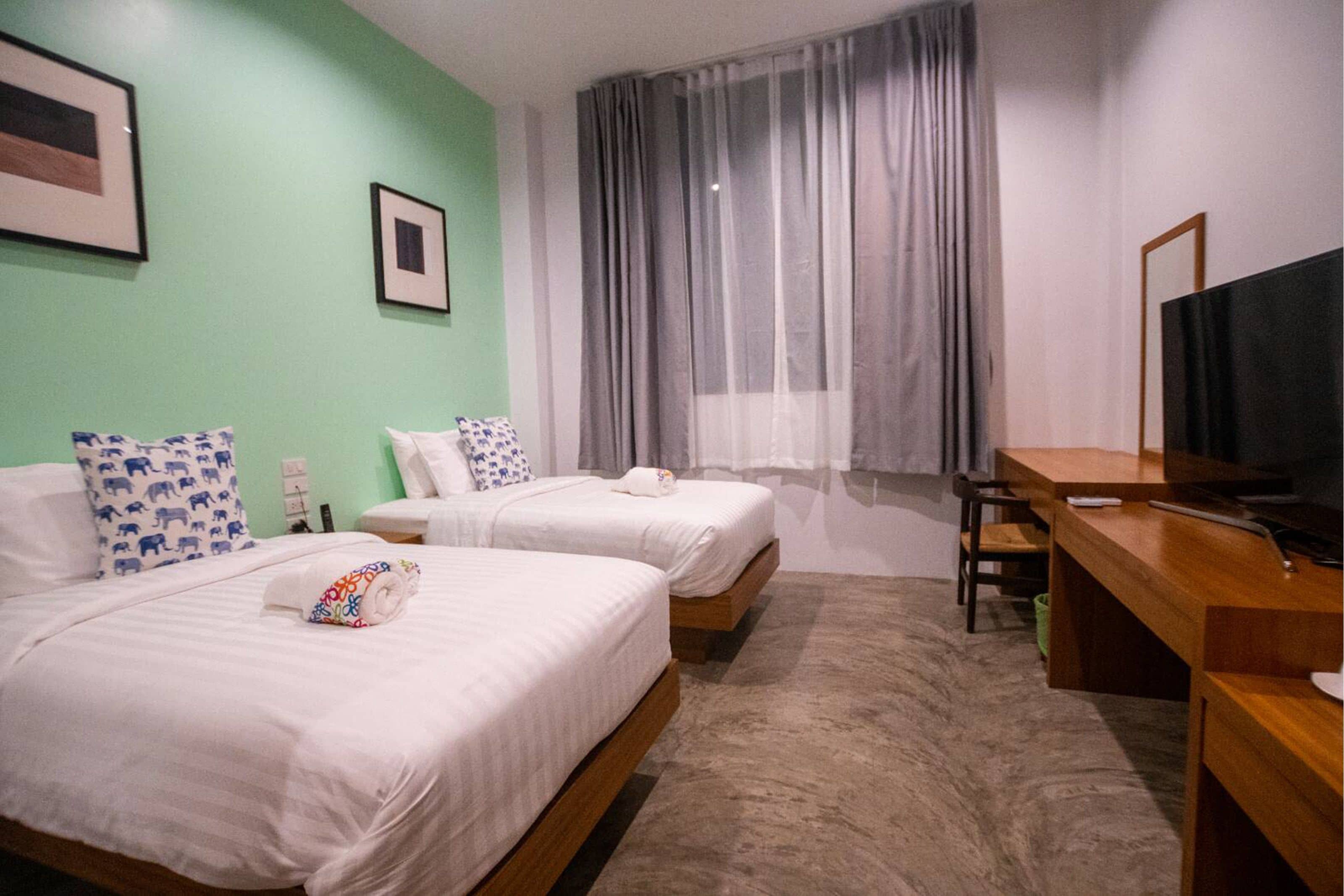 standard twin room | free minibar, blackout curtains, free wifi