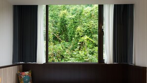 View from room - Issmy Hotel Spring Resort (Jiaoxi)