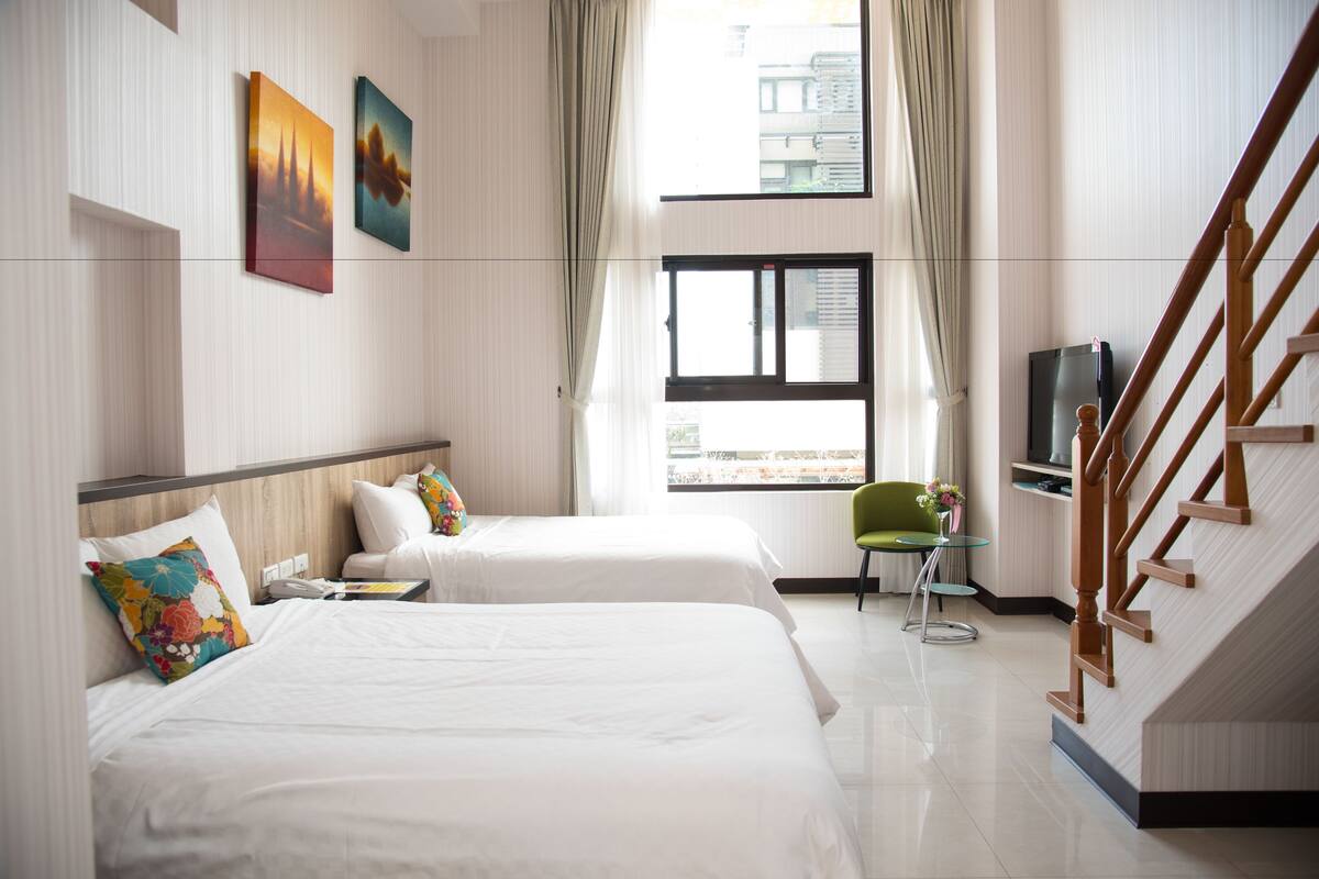 Desk, blackout drapes, WiFi (free), bed sheets