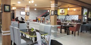 Frokostbuffé hver dag (IDR 33000 per person)