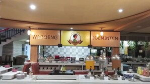 Tägliches Frühstücksbuffet gegen Gebühr