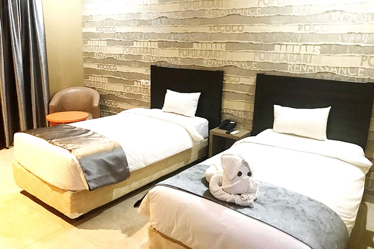 Rollaway beds (surcharge), WiFi (free)