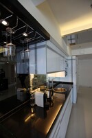 Refrigerador, cafetera/tetera