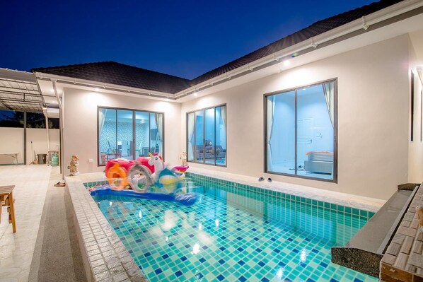 Three Bedrooms - Private Pool Villa  | ลานระเบียง/นอกชาน