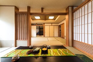Traditional-Zimmer (Japanese Style)