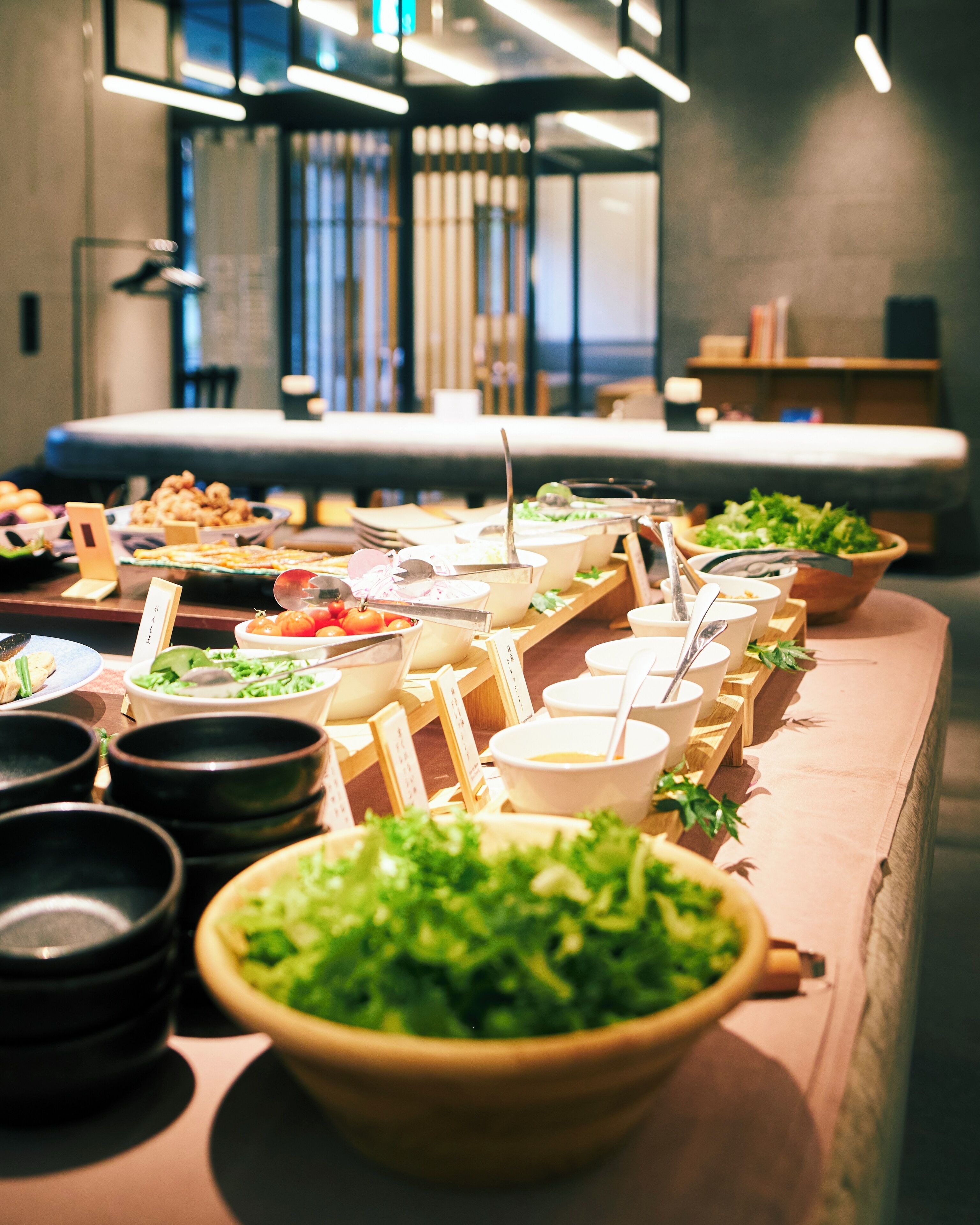 daily buffet breakfast (jpy 1870 per person)