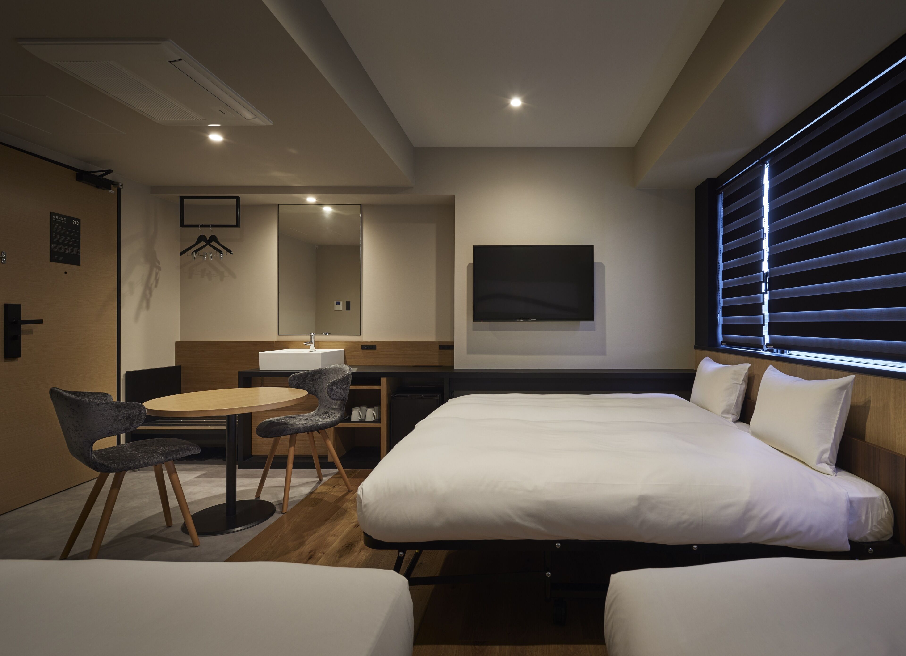 family room, non smoking | desk, soundproofing, free wifi, bed sheets