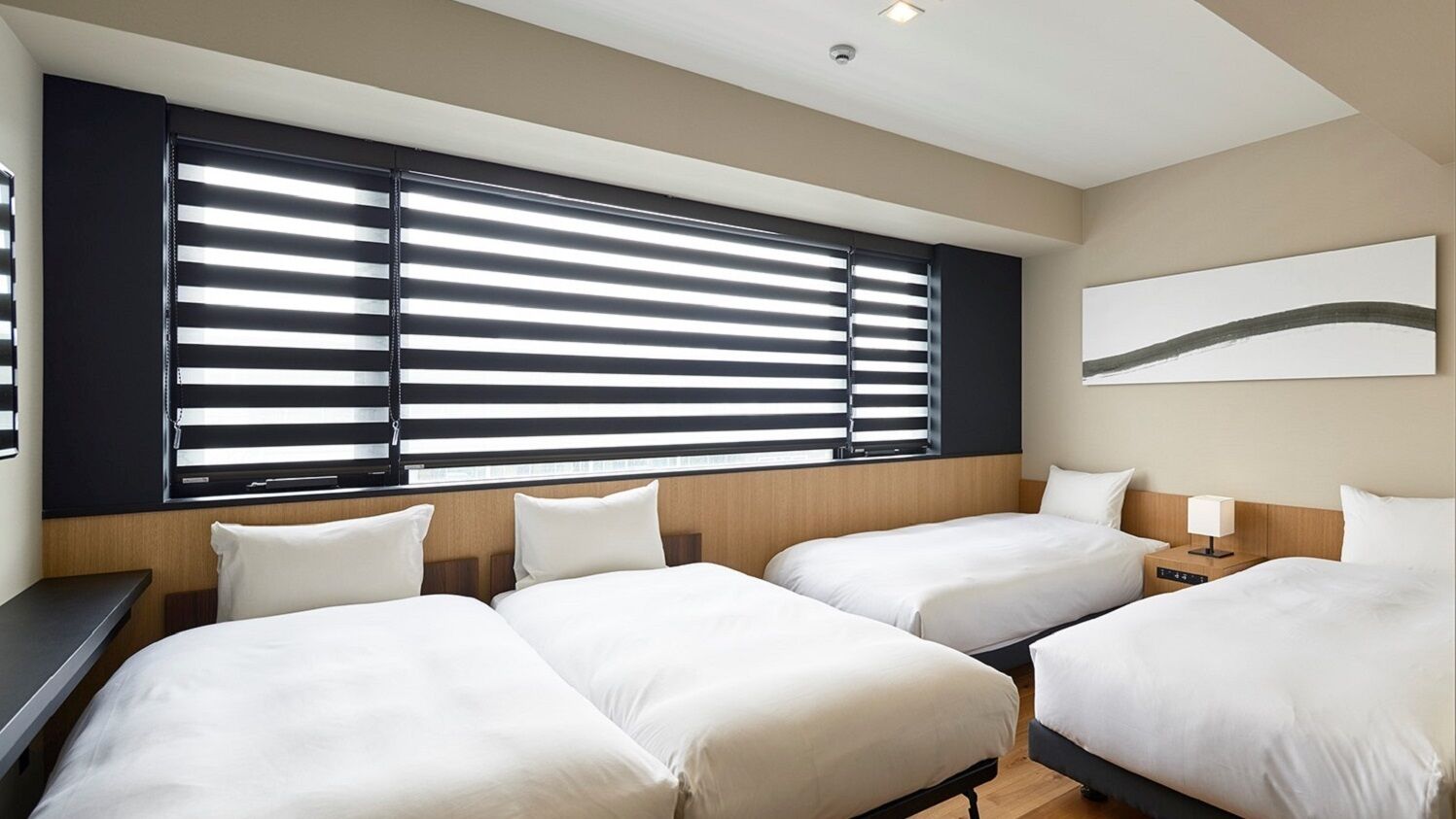 Escritorio, insonorización, wifi gratis y ropa de cama 
