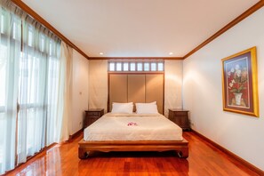 4 Bedrooms House | 4 quartos, roupas de cama premium, escrivaninha, cortinas blackout