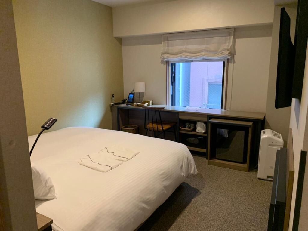 Peti besi dalam bilik, meja, seterika/papan seterika, Wi-fi percuma 