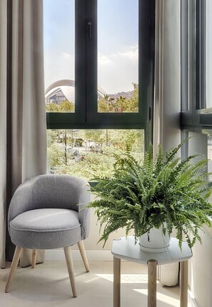 City Twin Room | 1 bedroom, premium bedding, in-room safe, blackout drapes