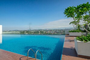 Outdoor pool - Comfort Zone Premium Guesthouse Evo1 (Bandar Baru Bangi)