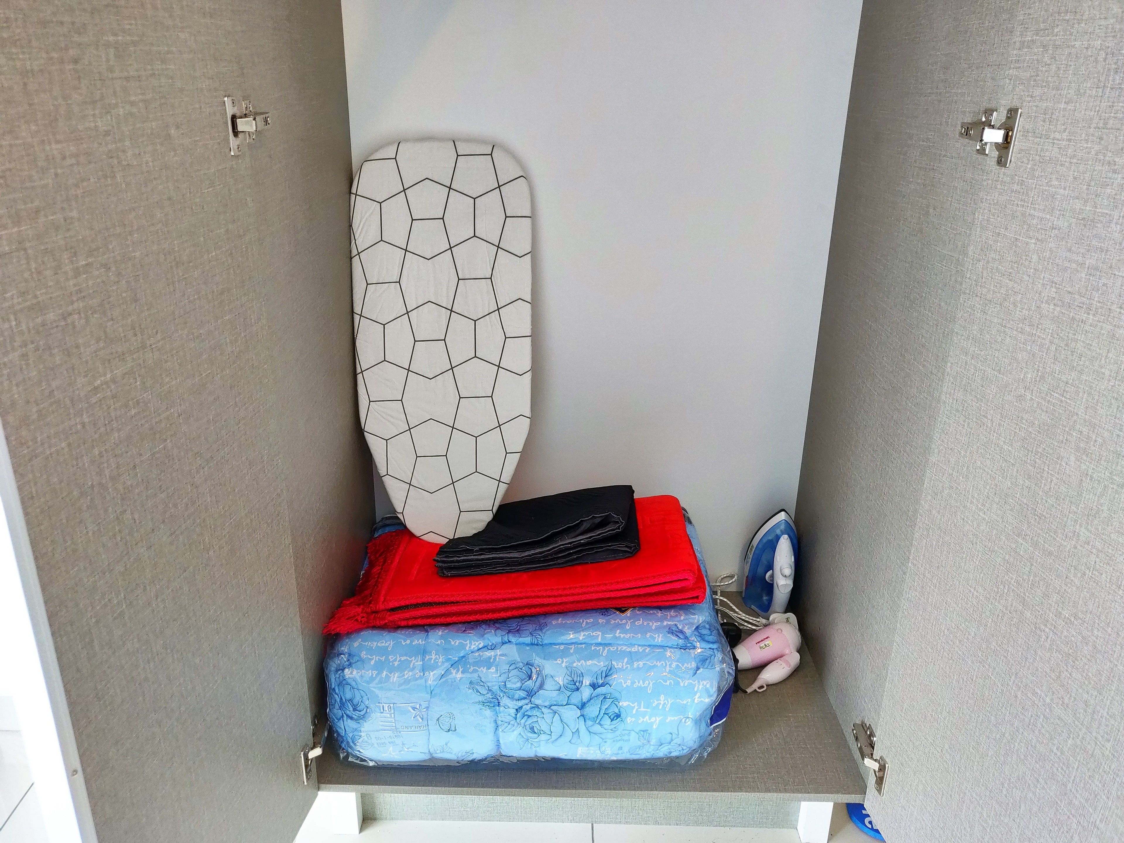 studio | premium bedding, individually decorated, individually furnished, desk