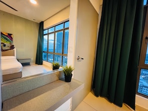 Premium bedding, individually decorated, individually furnished, desk - Comfort Zone Premium Guesthouse Evo1 (Bandar Baru Bangi)