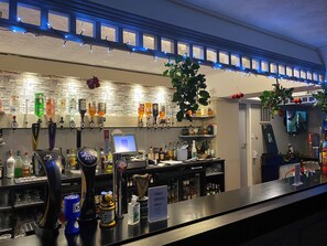 Bar (on property) - Smithton Hotel (Inverness)