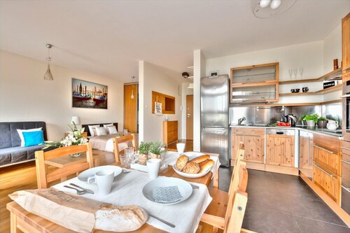 Arkadia 4 Huoneisto Nowe Miastolla Wifi: llä ja Hissi