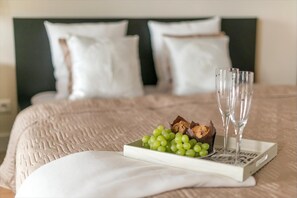 Iron/ironing board, internet, bed sheets - P&O Apartments Arkadia 4 (Warsaw)