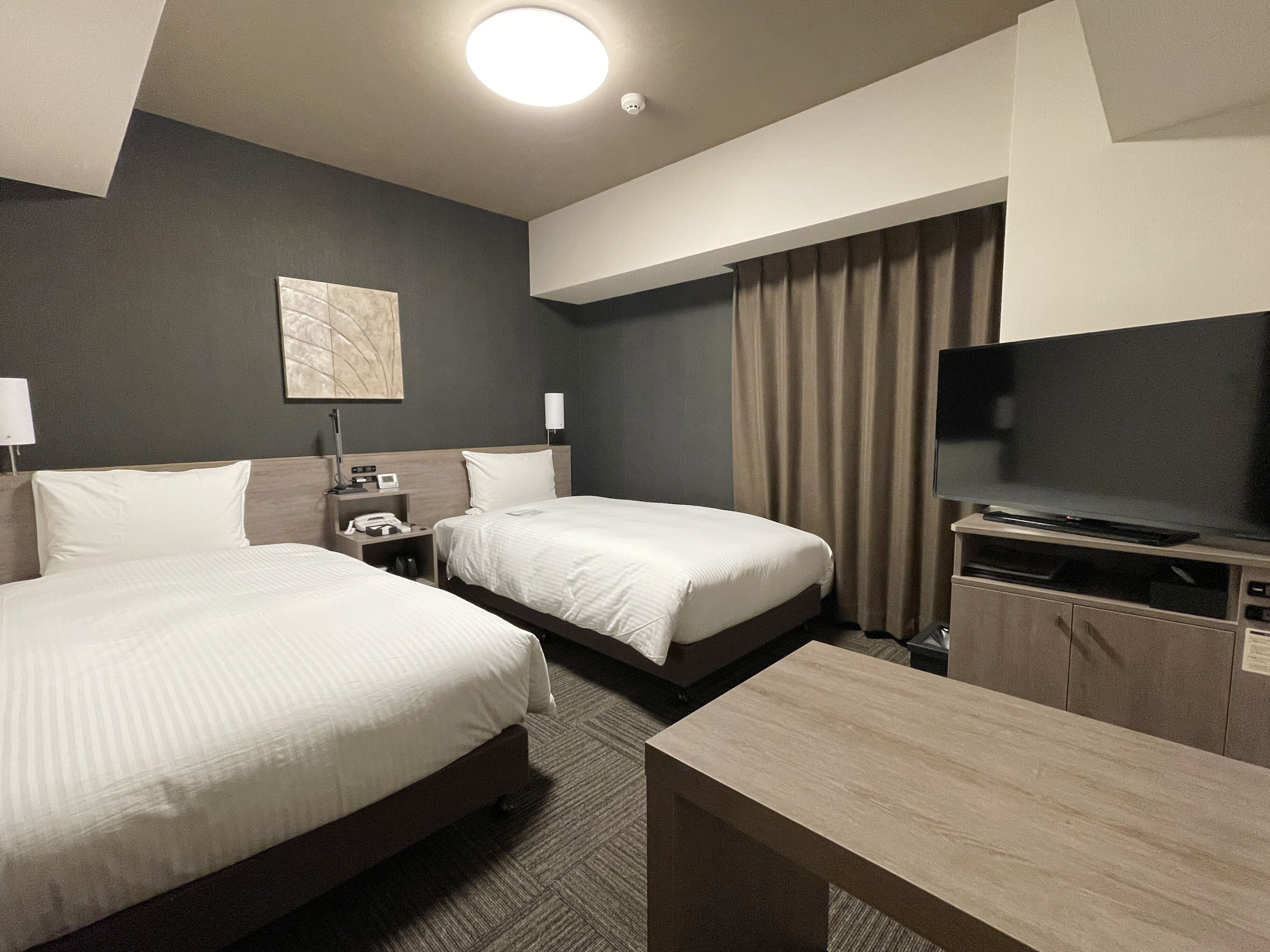 1 bedroom, desk, free wifi, bed sheets