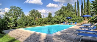 Stunning private villa with A/C, WIFI, private pool, hot tub, TV, patio and panoramic view