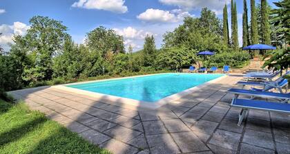 Yksityinen Huvila, Jossa on oma Uima-allas, Poreallas, Ilmastointi, Wifi, TV, Patio, Pesukone, Panoraamanäkym��