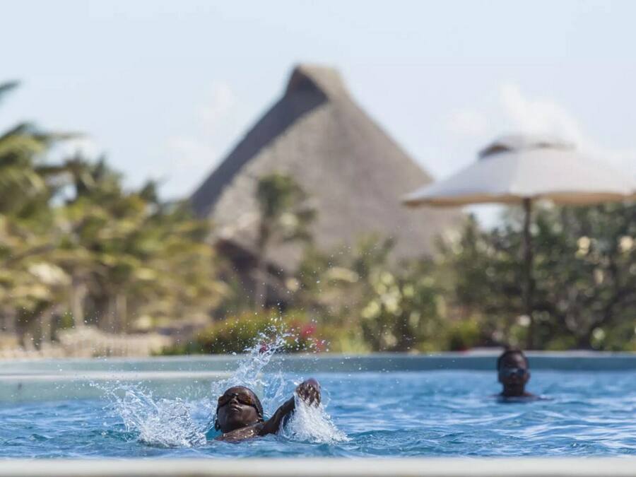 4 piscines extérieures, cabanons gratuits, parasols de plage