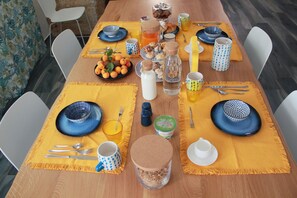 Free daily buffet breakfast - Calida (Castellammare del Golfo)