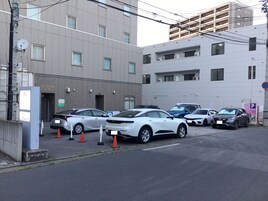 自助停车 550 每晚