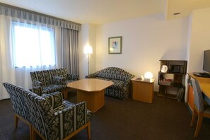 Studio Suite, 1 King Bed | Desk, blackout curtains, free WiFi, bed sheets - Blossom Hotel Hirosaki (Hirosaki)