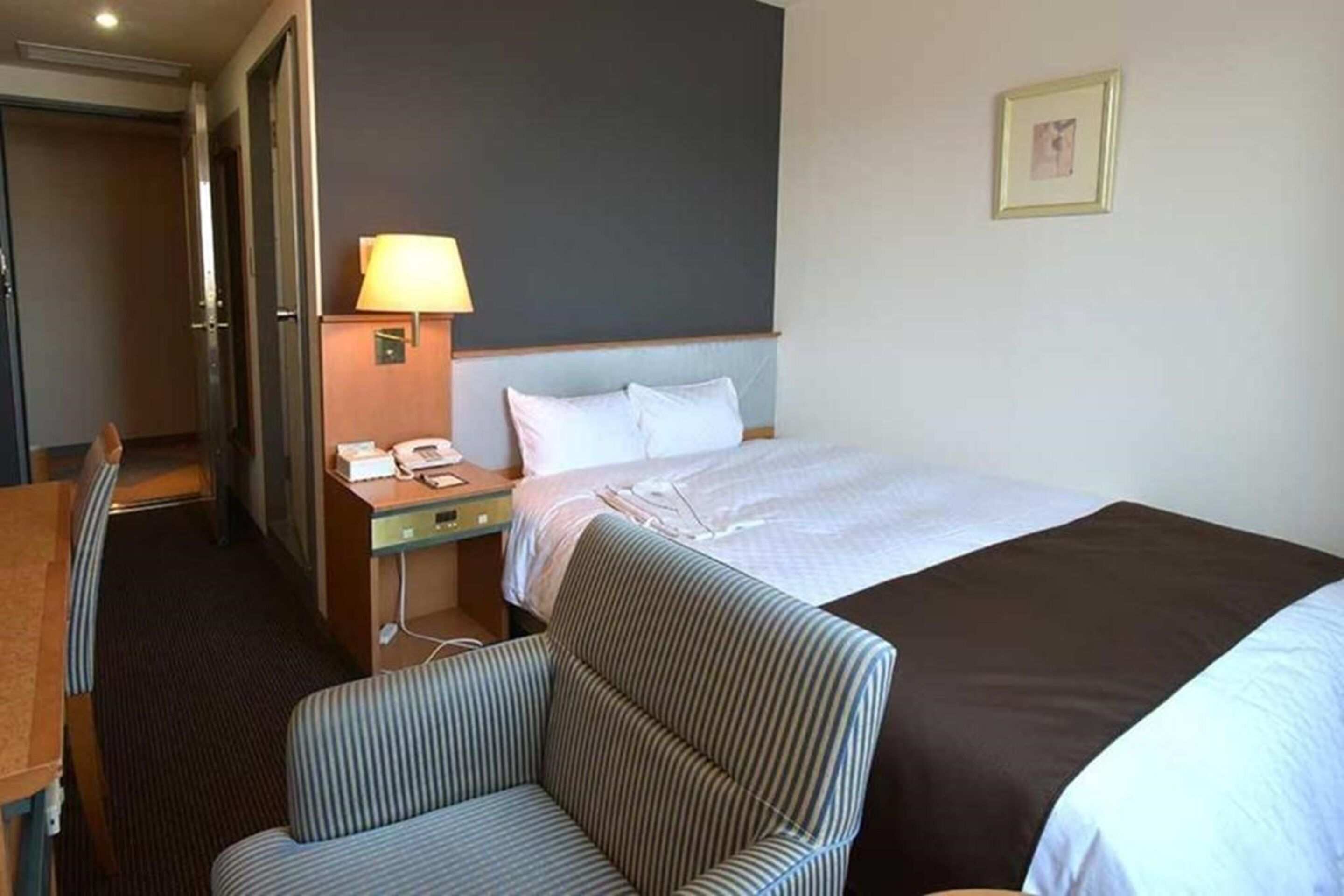 standard double room, 1 queen bed | desk, blackout curtains, free wifi, bed sheets