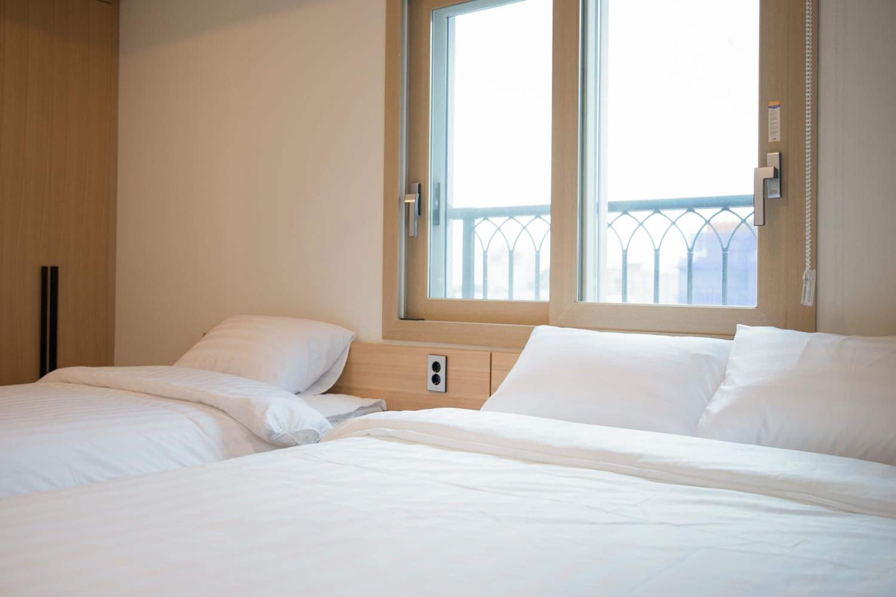 1 bedroom, desk, soundproofing, free wifi