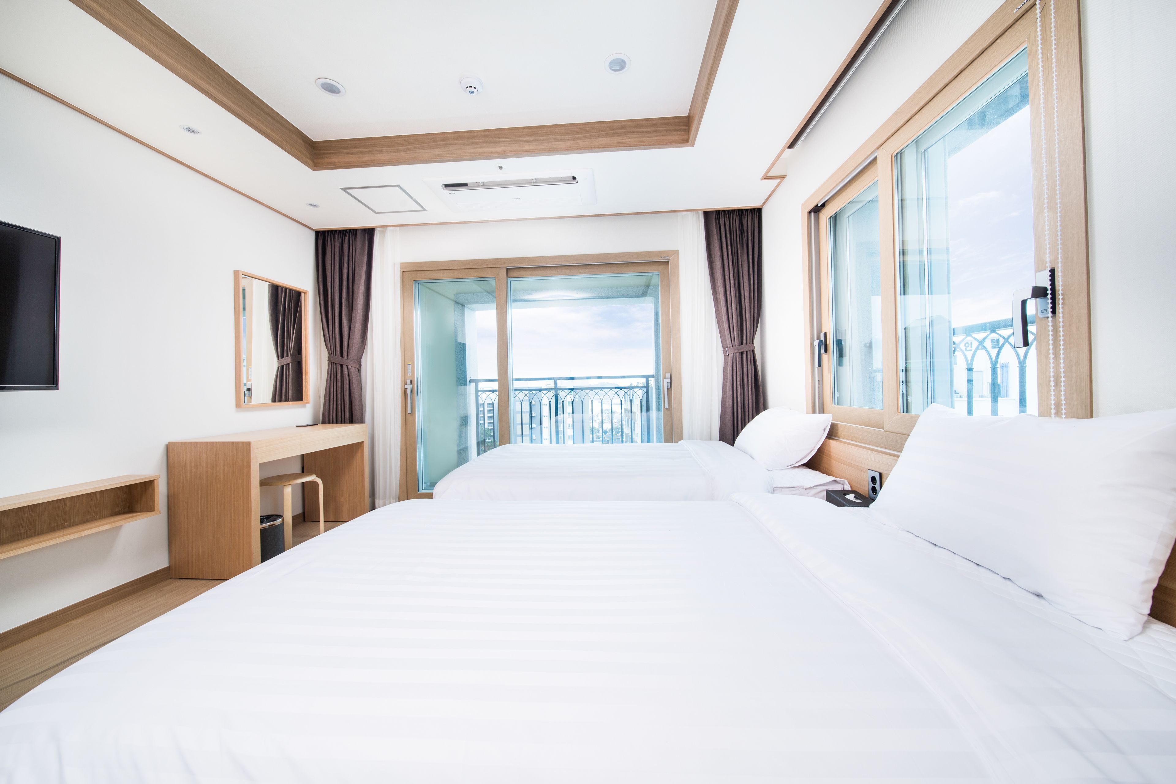 deluxe room | 1 bedroom, desk, soundproofing, free wifi