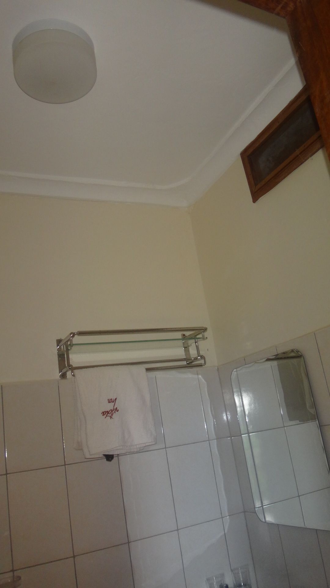 Bathroom | Shower, free toiletries, towels