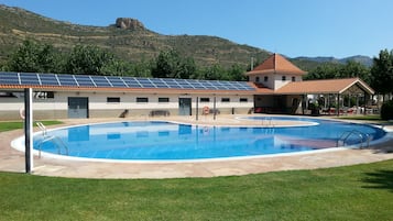 Indoor pool, seasonal outdoor pool
