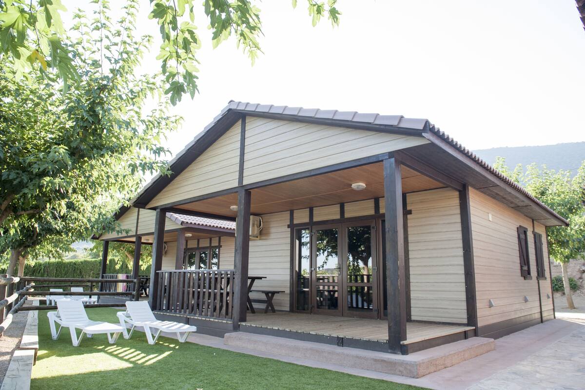 Deluxe bungalow | Babybedden (toeslag), wifi (toeslag), beddengoed
